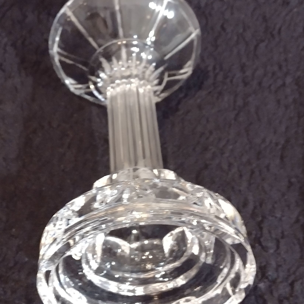 Elegant Clear Glass Candle Holder - Picture 2 of 9